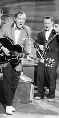 Franny Beecher, American Hall of Fame guitarist (Bill Haley & His Comets)., dies at age 92